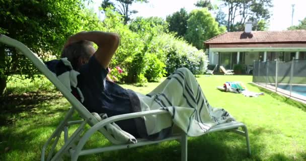 Senior Older Man Relaxing Home Backyard Garden Retired Man Resting — Stock video
