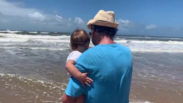 Grandfather Baby Grandson Beach Walking — Wideo stockowe
