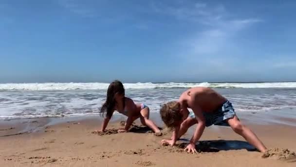 Joyful Kids Beach Happy Children Sinking Feet Sand — Stock Video