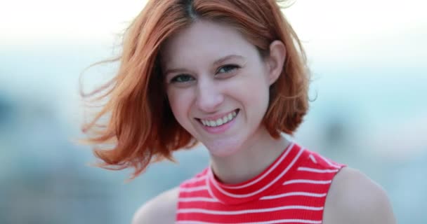 Young Redhair Woman Smiling Casual Holding Cellphone Device — Stock Video