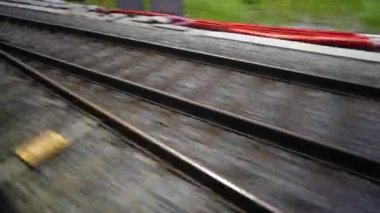 Trenin yüksek hızda hareket etmesi