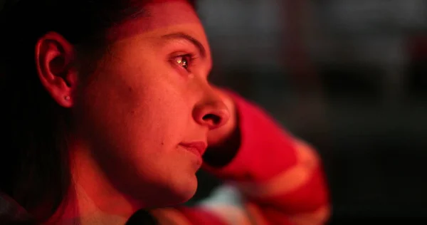 Woman Driving Night Pensive Female Driver Profile Driving City Evening — Fotografia de Stock