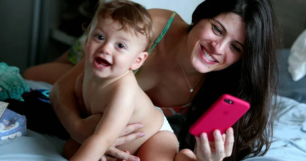 Candid Mother Taking Selfie Infant Baby Bedroom Home — 스톡 사진
