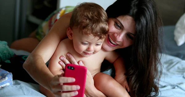 Candid Mother Taking Selfie Infant Baby Bedroom Home — 스톡 사진