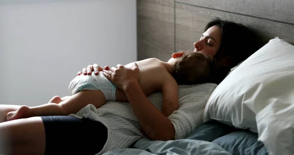 Candid Mother Asleep Baby Together Lying Bed Napping — Stock Photo, Image