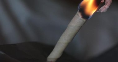 Yanan koni kulak kiri giderici kulak mumu.