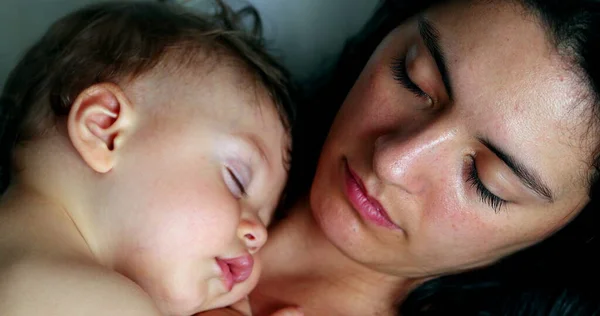 Mother Baby Sleeping Napping Together Casual Mom Infant Child Asleep — 스톡 사진