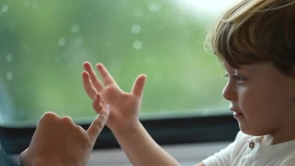 Мати Дитиною Обіцяють Пінкі Свару Перспективну Концепцію — стокове відео