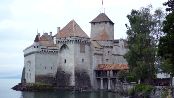 Montreux Switzerland April Chillon城堡入口传统古建筑 — 图库视频影像