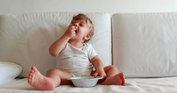 Adorable Baby Sitting Couch Sweet Cute Infant Toddler Eating Desert — Fotografia de Stock