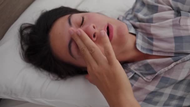 Tired Mother Yawning Waking Child Her Bed Woman Yawns Rubbing — Stock Video