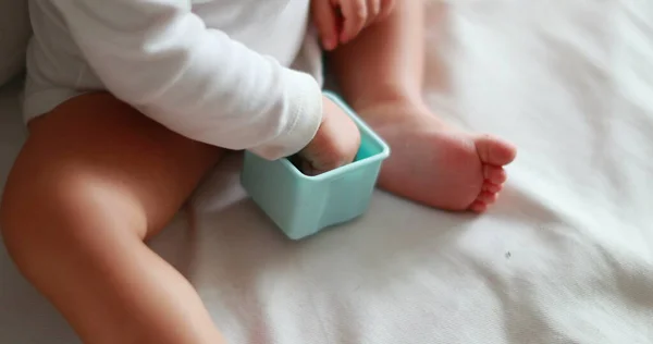 Baby Snacking Blueberries Cute One Year Old Eating Berries — Φωτογραφία Αρχείου