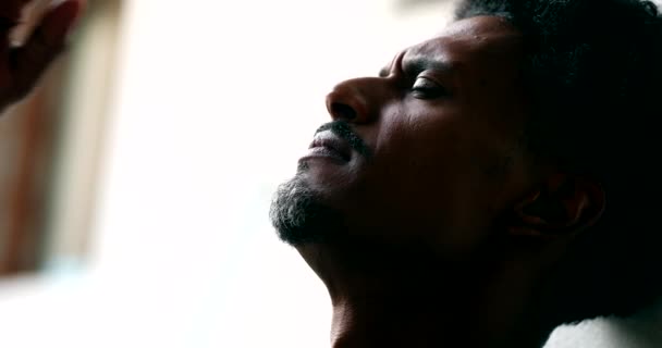 Triste Homme Déprimé Sentant Anxiété Désespoir — Video