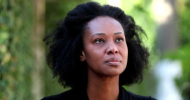 Kararsız kadın, Afrikalı kararsız kişi, duygulardan şüphe et.