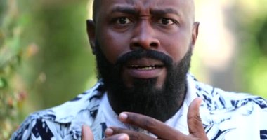 Siyahi adam terör estirdi. İnançsız Afrikalı DESPAIR