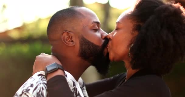African Couple Love Kissing — Stock Video