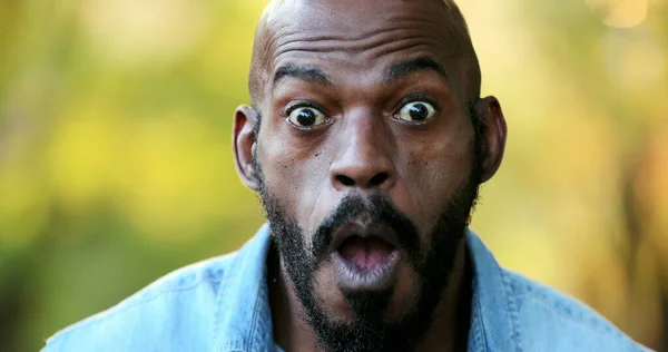 Hombre Africano Wow Reacción Persona Sorpresa Emoción Primer Plano Cara — Foto de Stock