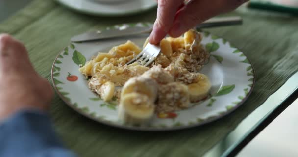 制作燕麦饭香蕉布丁 — 图库视频影像