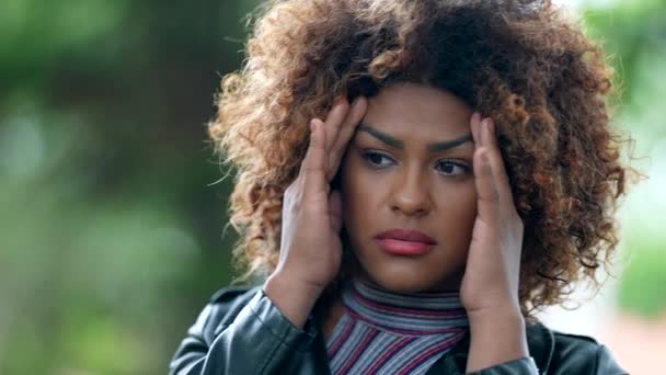 Людині Тривожні Емоції Безнадійна Жінка Відчуває Тривогу — стокове відео