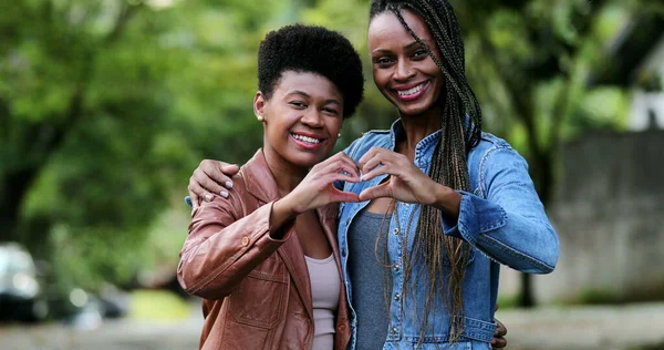 Friends Making Heart Symbol Together Standing African Women Coming Together — Stock Photo, Image