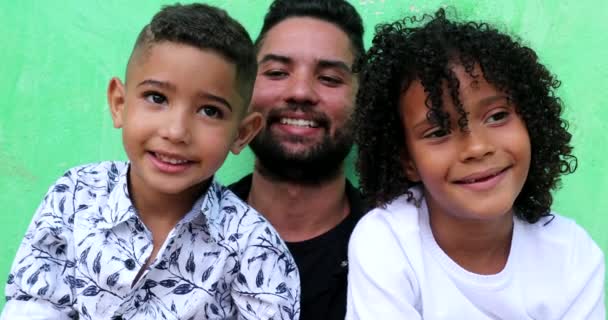 Brazilský Otec Děti Usmívají Jihoamerický Otec Děti — Stock video