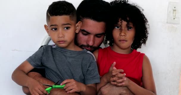 Hispanic Children Father Together Latin Mixed Race Kids Parent — Stock Video