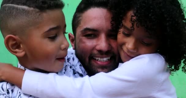 Father Children Embrace Real Love Affection South American Latin People — Stock Video