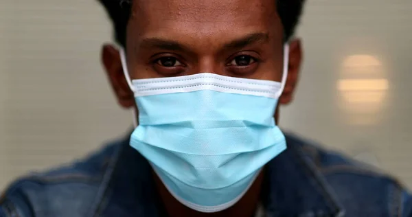 African Man Wearing Covid Face Mask Person Putting Surgical Mask — Stock Photo, Image