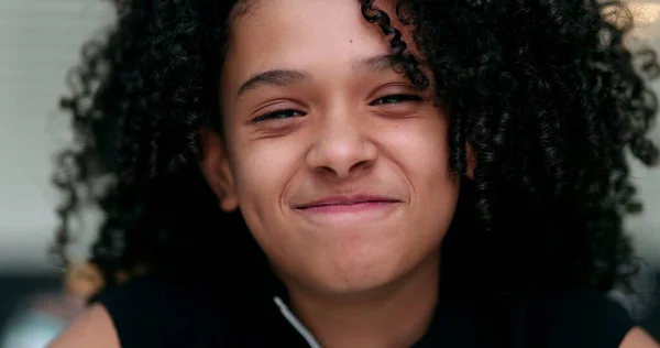 Boldog Fekete Tizenéves Gyermek Lány Portré Arc Közelkép — Stock Fotó