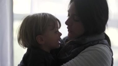 Anne kucağı bebek çocuk çocuk.