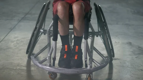 Fechamento Pessoa Com Deficiência Cadeira Rodas Deficiente Paralisado Por Acidente — Fotografia de Stock