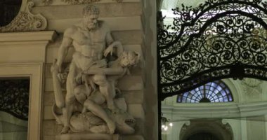 Hofburg Mahallesi, Viyana, Avusturya 'da Herkül' ün Hippolyte 'ı Öldürme Heykeli