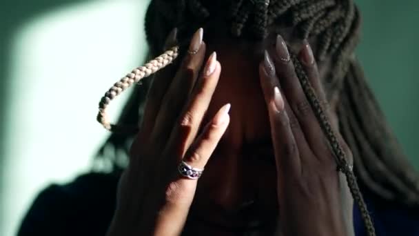 Одна Чорна Латина Відчуває Стрес Розпач Розчарована Афро Американська Людина — стокове відео