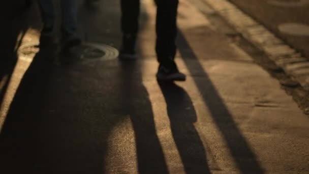 Close Feet Walking Sunset Time Sidewalk Walk Silhouette — Stock Video