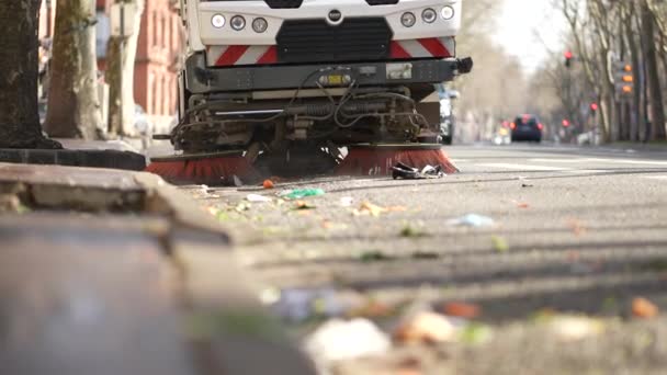 Machine Vegen Stoep Straat Vuil Straat Schoonmaken Auto — Stockvideo