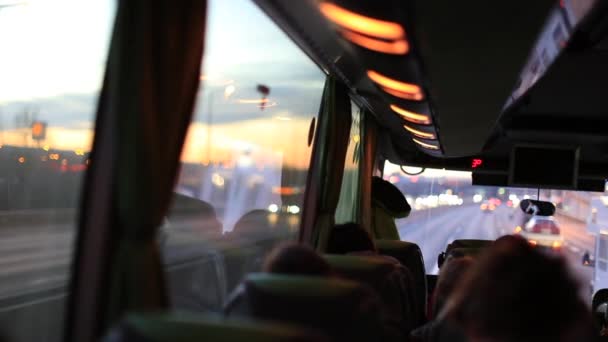 乘客Pov 乘巴士在路上行驶 — 图库视频影像