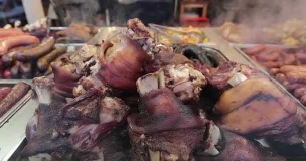 Varkensvlees Gegrild Vlees Tentoongesteld Kerstmarkt Jaarlijkse Feest Boedapest Gebakken Vlees — Stockvideo