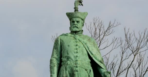 Heldenplein Het Centrum Van Boedapest Individueel Standbeeld Van Middeleeuwse Europese — Stockvideo