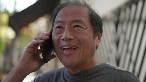 Happy Senior Man Receiving Great News Phone Standing City Street — Fotografia de Stock