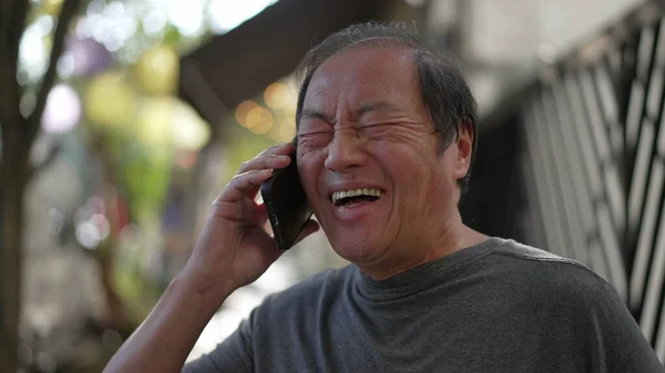 Happy Senior Man Receiving Great News Phone Standing City Street — Zdjęcie stockowe