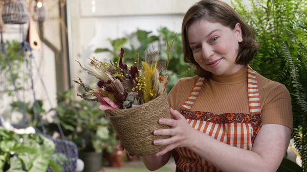 Happy Young Woman Holding Bouquet Flower Pot Showing Camera Beautiful — 스톡 사진