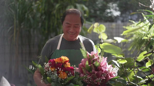 Florist Entrepreneur Holding Bouquet Flower Arrangement Ready Customer Delivery Male — Fotografia de Stock