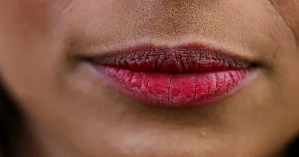 Vrouw Met Rode Lippenstift Macro Close — Stockfoto