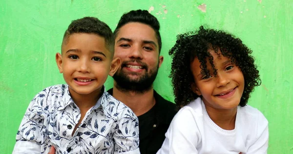 Mutlu Spanyol Halkı Güney Amerika Latin Baba Çocukları — Stok fotoğraf