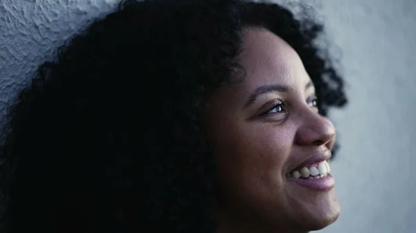 One Young Black Woman Closeup Face Looking Sky Smiling Hope — Stock Photo, Image