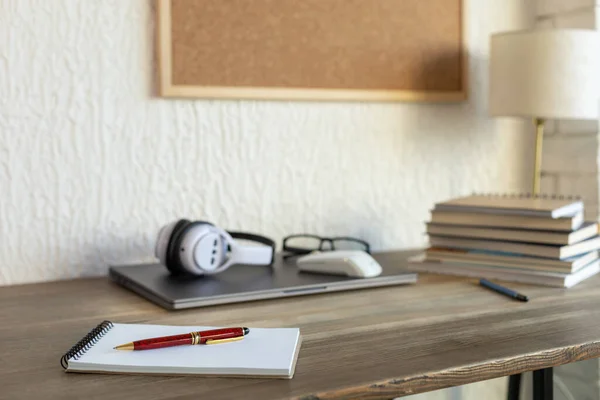 Notebook Pen Laptop Desk Table Office Study Creative Workplace — Foto de Stock