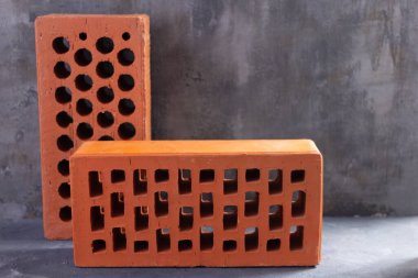 Soyut çimento arkaplan dokusunda inşaat tuğlası. İnşaat fikri kavramı