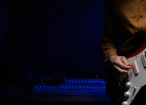 Man Playing Electric Guitar Musician Record Studio Holding Electric Guitar — Stock Photo, Image