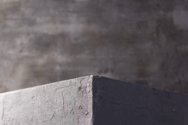 Soyut çimento arkaplan dokusunda beton küp. Evin duvar köşesi.