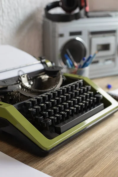 Typewriter Desk Writer Workplace Creative Supplies Table — 图库照片